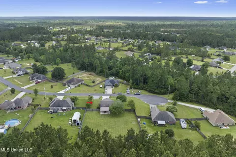 View/Area - 21380 Edgewood Dr, Saucier, MS 39574 photo 6 of 8