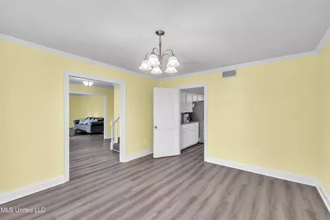 Dining - 112 Rolling Meadows Dr, Jackson, MS 39211 photo 2 of 2