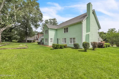 Exterior - 112 Rolling Meadows Dr, Jackson, MS 39211 photo 6 of 8