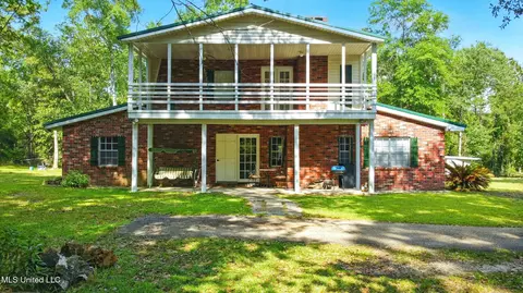 18 Shamrock Ln, Carriere, MS 39426