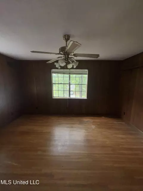 Bedroom - 6800 Whippoorwill Dr, Olive Branch, MS 38654 photo 3 of 3