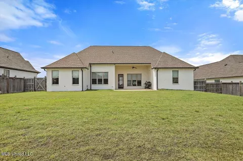 Exterior - 327 River Forest Ln, Brandon, MS 39047 photo 3 of 5