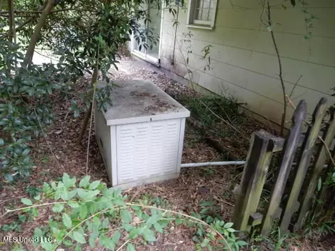 Exterior - 1510 Springridge Dr, Jackson, MS 39211 photo 3 of 7