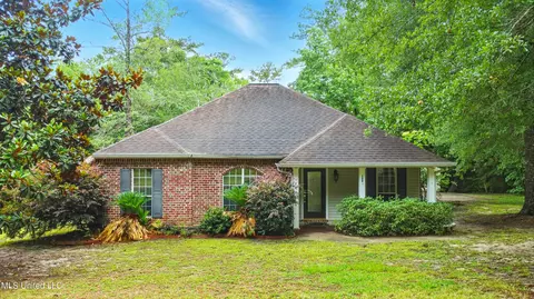 129 E Sunnybrook Rd, Carriere, MS 39426