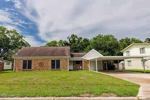 2503 Convent Ave, Pascagoula, MS 39567