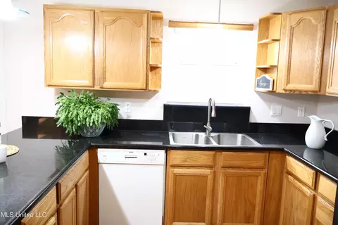 Kitchen - 1154 E Old Pass Rd, Long Beach, MS 39560 photo 3 of 6