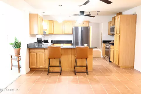 Kitchen - 1154 E Old Pass Rd, Long Beach, MS 39560 photo 5 of 6
