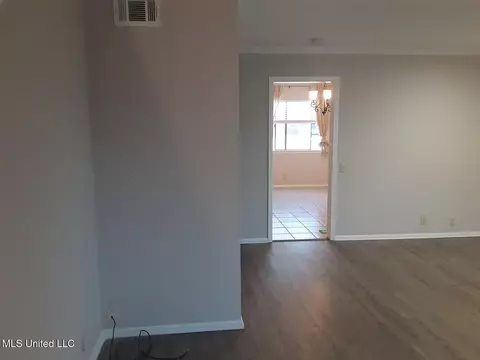Living - 404 Lakebend Pl, Brandon, MS 39042 photo 1 of 1