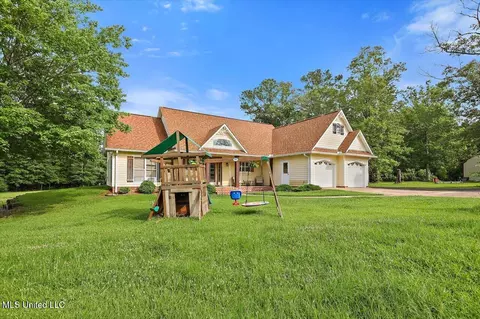 Exterior - 355 Louise Ln, Brandon, MS 39042 photo 2 of 7