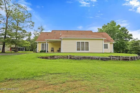 Exterior - 355 Louise Ln, Brandon, MS 39042 photo 5 of 7