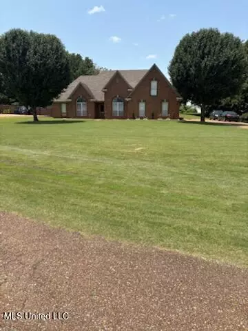 9091 Hunters Ridge Dr, Olive Branch, MS 38654