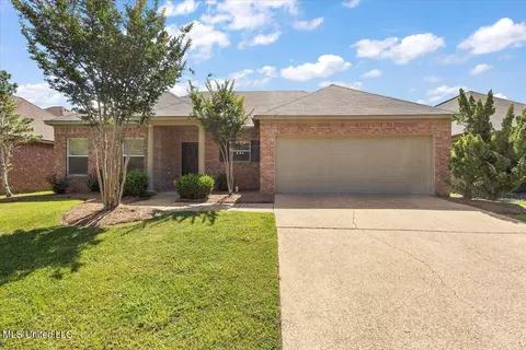 935 Frisky Dr, Brandon, MS 39047