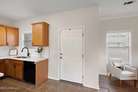 Entry Way - 935 Frisky Dr, Brandon, MS 39047 photo 1 of 2