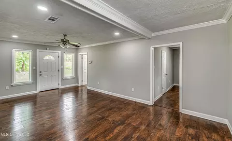 Living - 207 W Dewey Camp Dr, Florence, MS 39073 photo 5 of 6