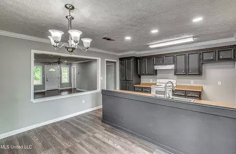 Kitchen - 207 W Dewey Camp Dr, Florence, MS 39073 photo 2 of 7