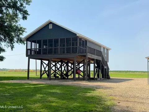 2997 Deerfield Rd, Yazoo City, MS 39194