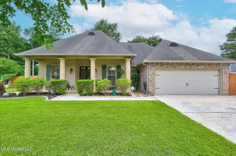 7924 Ewa Ct, Diamondhead, MS 39525