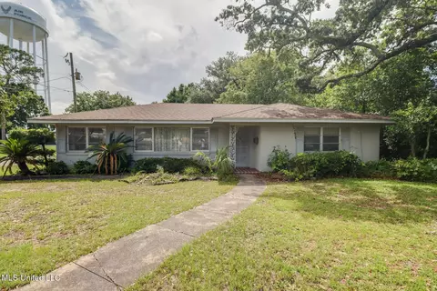 435 Forrest Ave, Biloxi, MS 39530