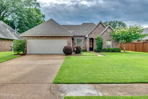 127 Woodridge Dr, Pearl, MS 39208