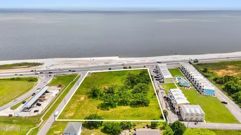 1525 E Beach Blvd, Pass Christian, MS 39571