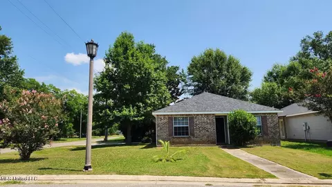 2290 Monica Dr, Gulfport, MS 39507