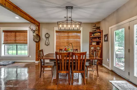 Dining - 4661 Wildwood Rd, Benton, MS 39039 photo 2 of 2