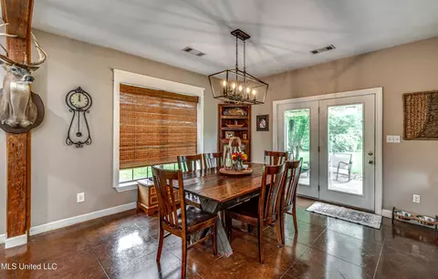 Dining - 4661 Wildwood Rd, Benton, MS 39039 photo 1 of 2