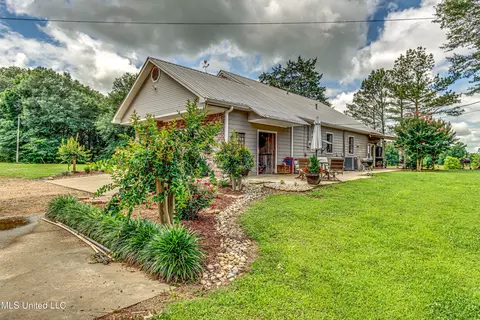 Exterior - 4661 Wildwood Rd, Benton, MS 39039 photo 9 of 15