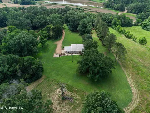 Exterior - 4661 Wildwood Rd, Benton, MS 39039 photo 5 of 15