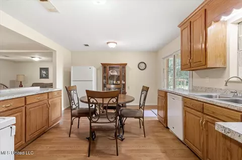 Dining - 446 Snider Rd, Brooklyn, MS 39425 photo 1 of 3