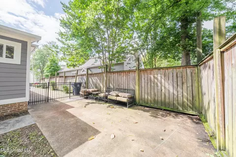 Exterior - 905 Franklin St, Corinth, MS 38834 photo 12 of 16