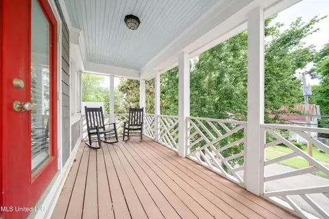 Exterior - 905 Franklin St, Corinth, MS 38834 photo 8 of 16