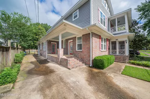 Exterior - 905 Franklin St, Corinth, MS 38834 photo 10 of 16
