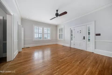 Living - 905 Franklin St, Corinth, MS 38834 photo 1 of 4