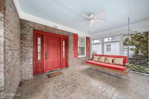Exterior - 905 Franklin St, Corinth, MS 38834 photo 9 of 16