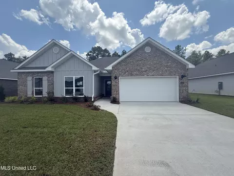 13437 Crane Dr, Vancleave, MS 39565