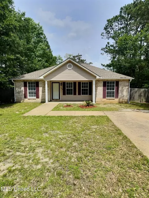 1204 Dorothy St, Ocean Springs, MS 39564