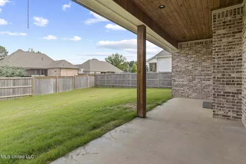 Exterior - 302 Wind Cv, Madison, MS 39110 photo 3 of 4