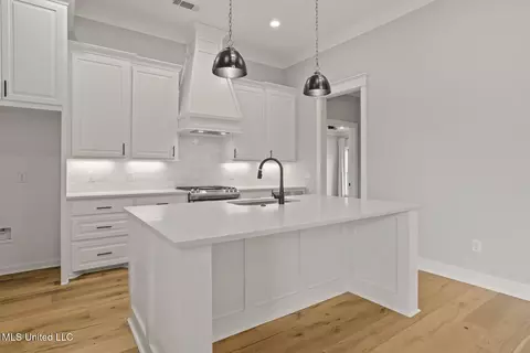 Kitchen - 302 Wind Cv, Madison, MS 39110 photo 2 of 4