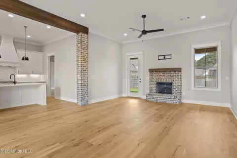 Living - 302 Wind Cv, Madison, MS 39110 photo 1 of 2