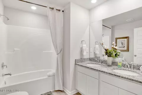 Bath - 9623 Reserve Blvd, Biloxi, MS 39532 photo 3 of 3