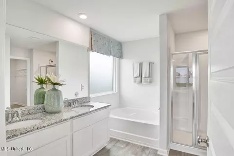 Bath - 9624 Reserve Blvd, Biloxi, MS 39532 photo 1 of 3