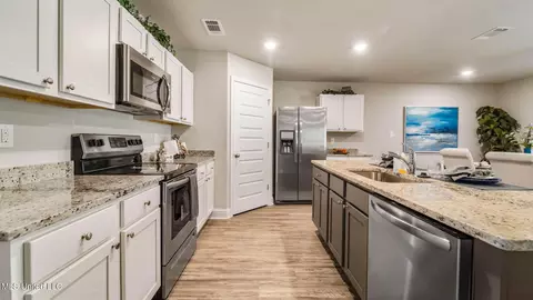 Kitchen - 9624 Reserve Blvd, Biloxi, MS 39532 photo 1 of 2