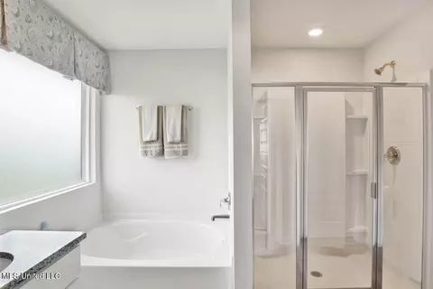 Bath - 9624 Reserve Blvd, Biloxi, MS 39532 photo 2 of 3