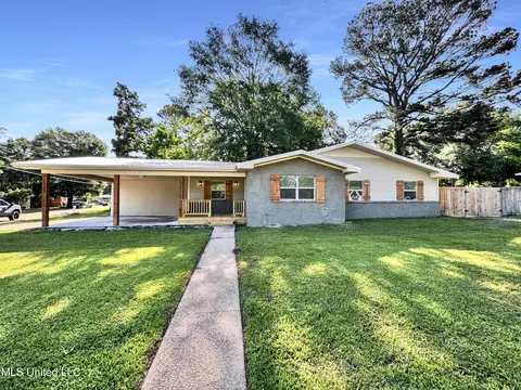210 Pemberton Dr, Pearl, MS 39208