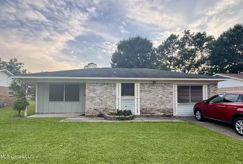 3607 Pentagon Ave, Pascagoula, MS 39581