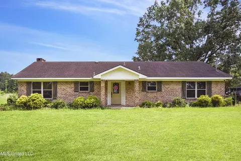 7520 Ogborn Dr, Moss Point, MS 39562
