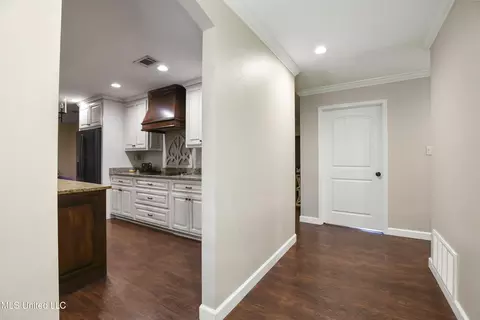 Entry Way - 7520 Ogborn Dr, Moss Point, MS 39562 photo 1 of 1