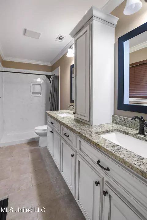 Bath - 7520 Ogborn Dr, Moss Point, MS 39562 photo 3 of 3