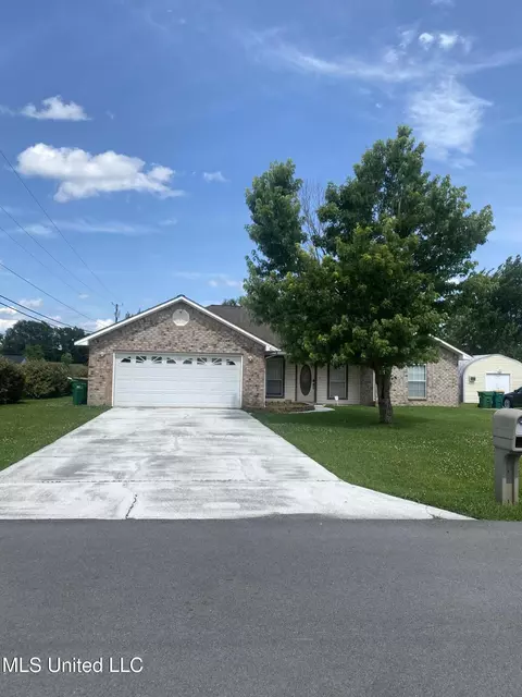 10608 Maple St, Vancleave, MS 39565